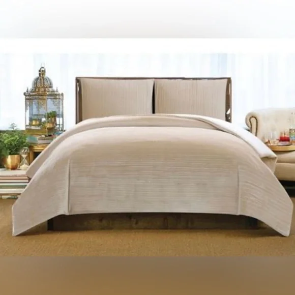 Christian Siriano NY® Crinkle Luster Velvet 3 Piece Duvet Cover Set - Picture 1 of 5